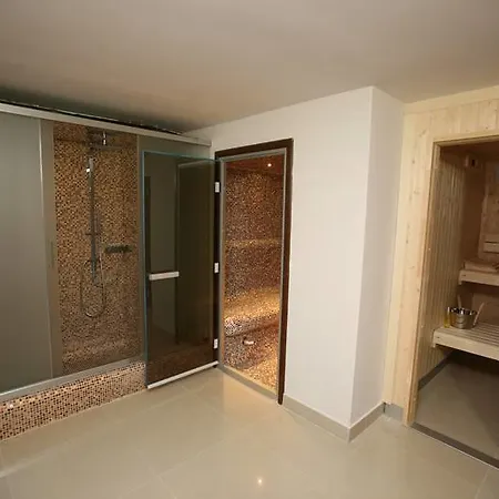Hotel Tokalis Boutique & 2*