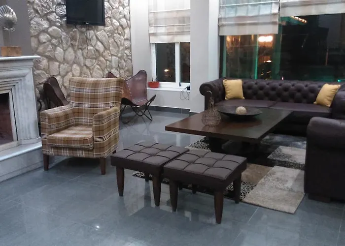 Tokalis Boutique & Néa Ankhíalos