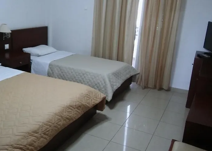 Tokalis Boutique & Néa Ankhíalos