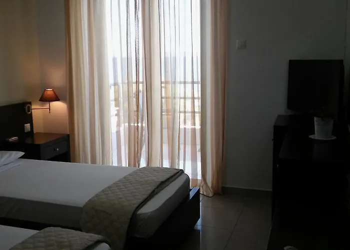 Tokalis Boutique & Néa Ankhíalos